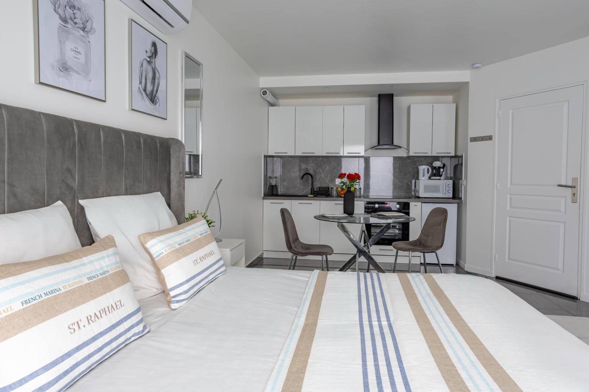 Suite Avec Jacuzzi & Terrasse Savigny-le-Temple Zewnętrze zdjęcie