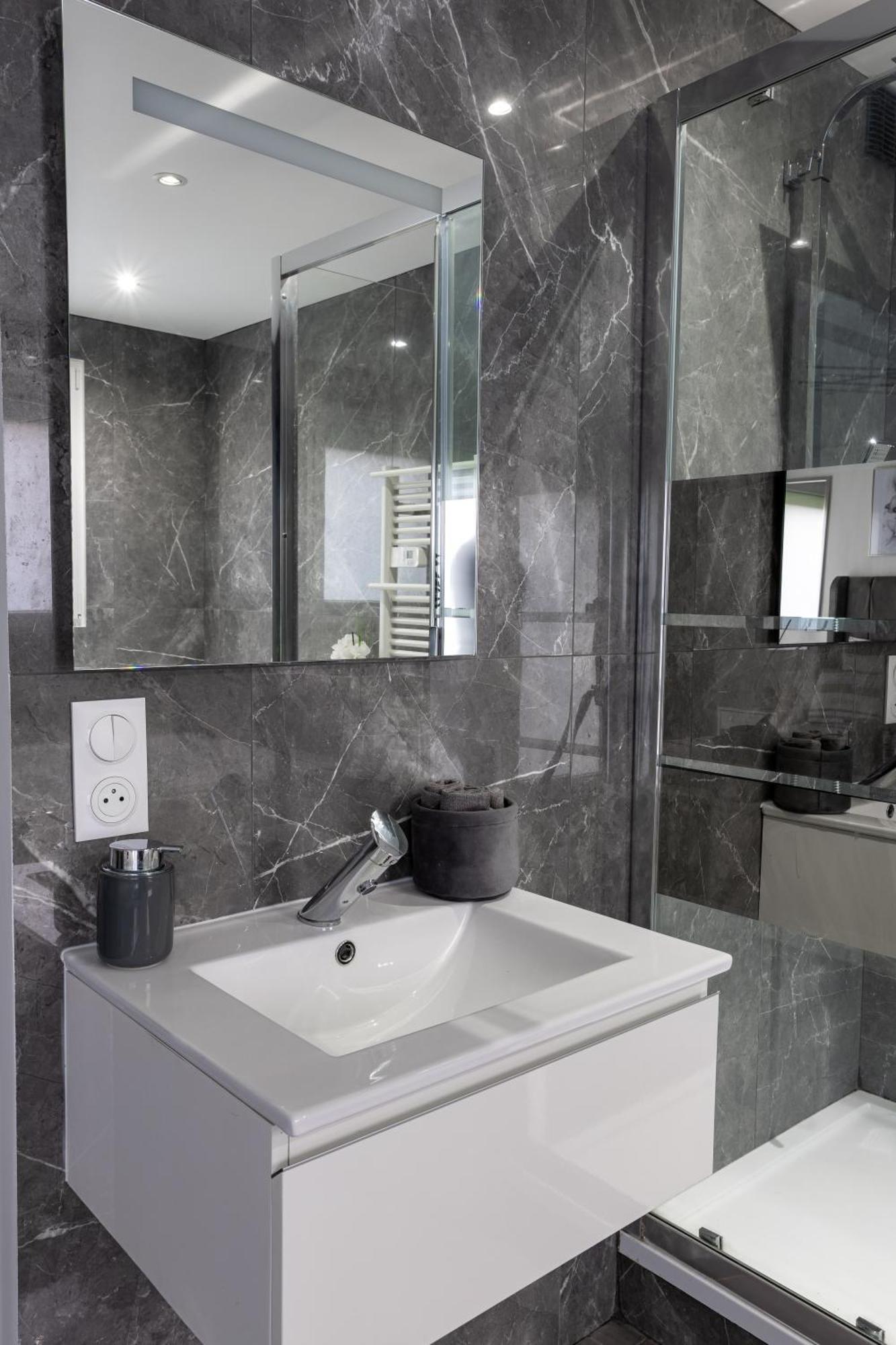 Suite Avec Jacuzzi & Terrasse Savigny-le-Temple Zewnętrze zdjęcie